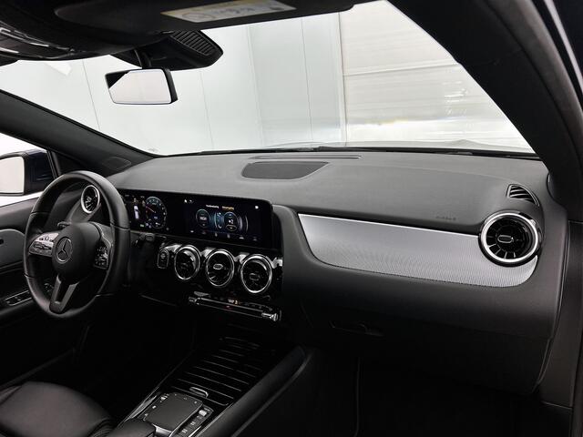 Mercedes-Benz GLA-KLASSE 250 e Plug-In Hybride | Trekhaak | Achteruitrijcamera | Ledkoplampen | Easy-Pack Achterklep |Stoelverwarming voor. Inclusief 24 maanden MB Certified garantie voor Europa. garage-sale