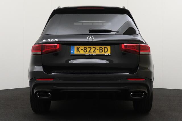 Mercedes-Benz GLB-Klasse 200 Aut. AMG Pano-dak Memory Camera Stoelverw.