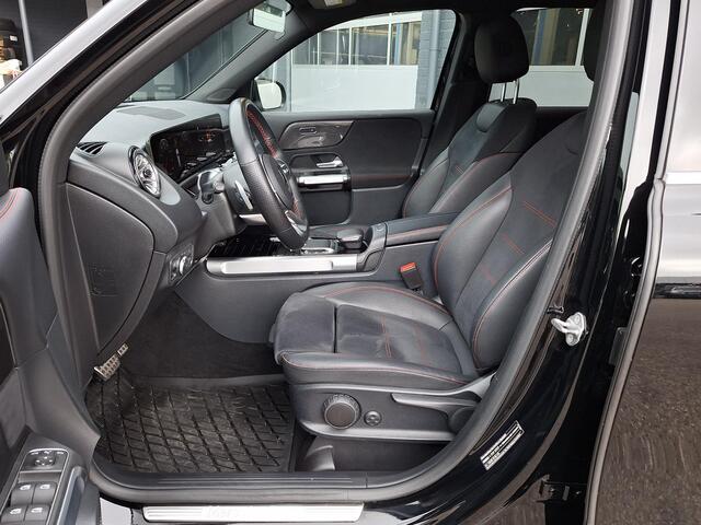 Mercedes-Benz GLB-Klasse 200 AMG Line 7p. | Trekhaak | Stoelverwarming | Widescreen | Advanced Sound System | Sfeerverlichting | Keyless-GO | Elektrische achterklep