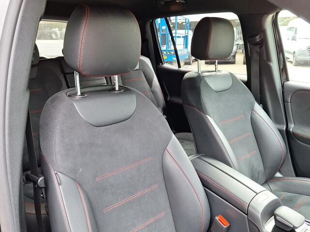 Mercedes-Benz GLB-Klasse 200 AMG Line 7p. | Trekhaak | Stoelverwarming | Widescreen | Advanced Sound System | Sfeerverlichting | Keyless-GO | Elektrische achterklep