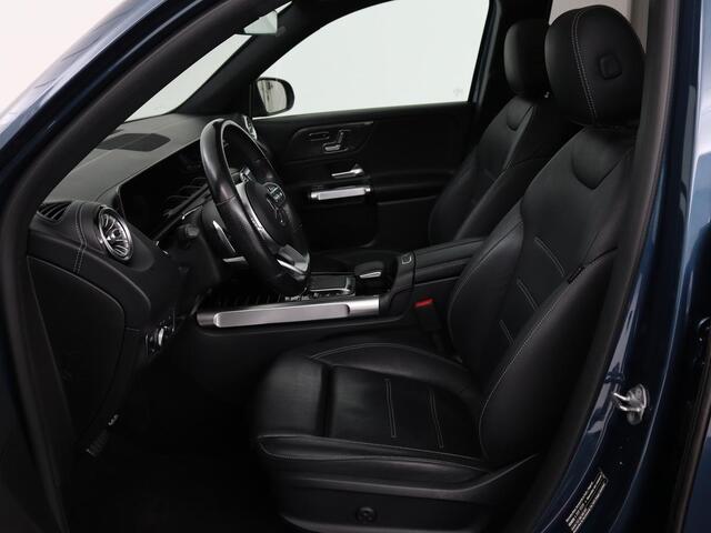 Mercedes-Benz GLB-Klasse 200 Premium Plus | AMG Line | Panoramadak | Leder | Stoelverwarming | Carplay | Camera | Trekhaak | Memory | Carbon | Full LED | Navigatie | Keyless
