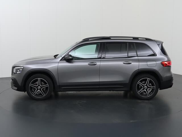 Mercedes-Benz GLB-Klasse 200 Business Solution AMG 7p. | Night | Panoramadak | 7-persoons | Keyless | Memory | Multibeam | Sfeerverlichting |