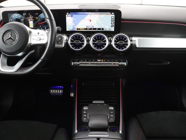 Mercedes-Benz GLB-Klasse 200 Business Solution AMG 7-persoons | Panoramadak | Trekhaak | Stoelverwarming | Matrix LED | Memory | Keyless | Camera | Navigatie