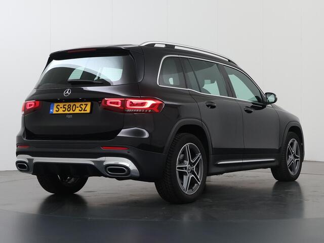 Mercedes-Benz GLB-Klasse 200 Premium Plus | AMG | Panoramadak | Multibeam | 19" lichtmetalen velgen | Widescreen | Stoelverwarming |