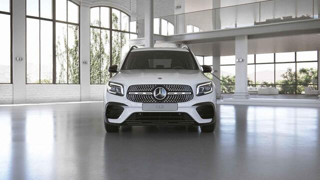 Mercedes-Benz GLB-Klasse 180 Business Line | AMG | Night | Widescreen | Stoelverwarming | Achteruitrijcamera |