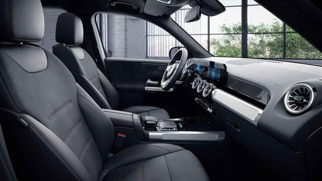 Mercedes-Benz GLB-Klasse 180 Business Line | AMG | Night | Widescreen | Stoelverwarming | Achteruitrijcamera |