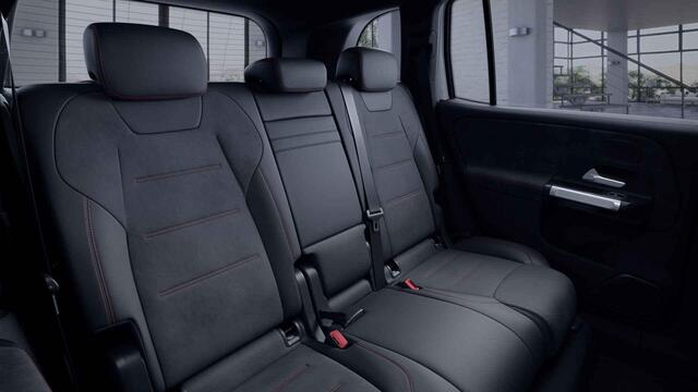 Mercedes-Benz GLB-Klasse 180 Business Line | AMG | Night | Widescreen | Stoelverwarming | Achteruitrijcamera |