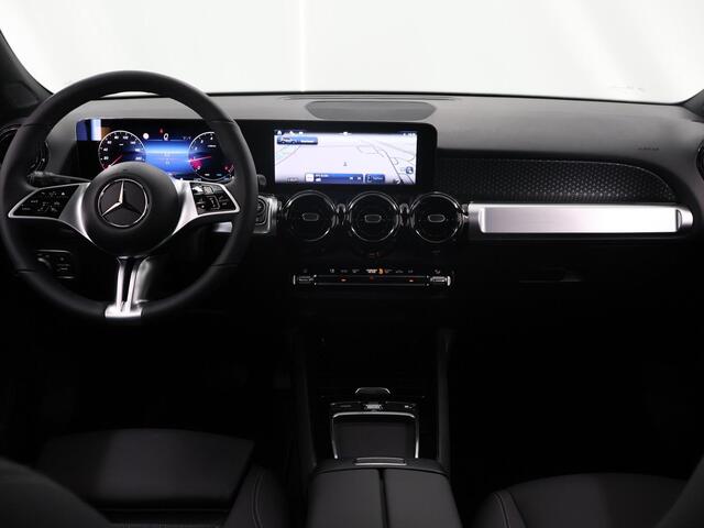 Mercedes-Benz GLB-Klasse 180 Star Edition | Trekhaak | Widescreen cockpit | Smartphone intergratie | Stoelverwarming | Achteruitrijcamera |