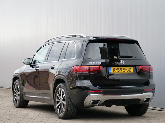 Mercedes-Benz GLB-Klasse 250 225pk Premium Plus Automaat Leder / Sfeerverlichting / Camera / Navigatie