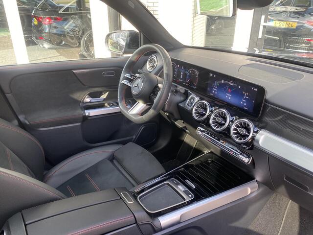 Mercedes-Benz GLB-Klasse 200 AMG | Trekhaak | Panoramadak