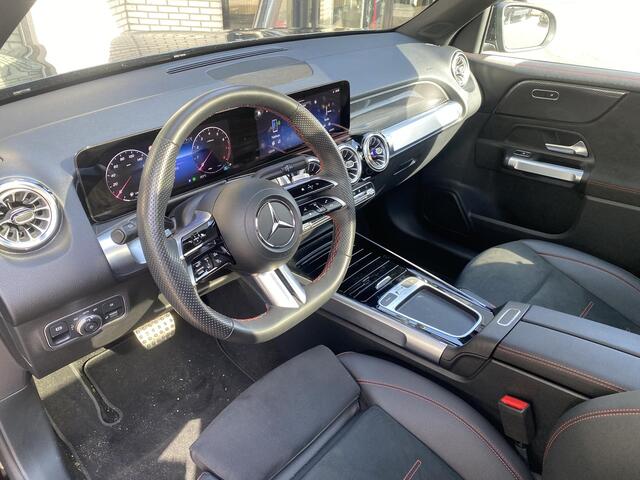 Mercedes-Benz GLB-Klasse 200 AMG | Trekhaak | Panoramadak