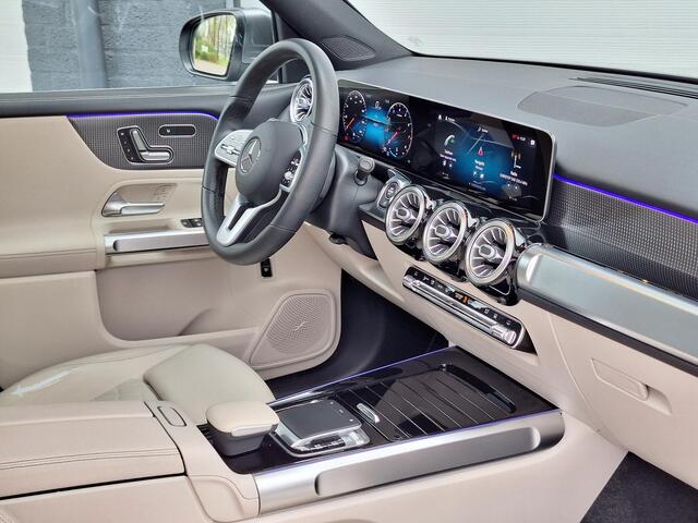 Mercedes-Benz GLB-Klasse 200 | Panoramadak | Memory pakket | Achteruitrijcamera | Multibeam LED | Standkachel | Widescreen | Advanced sound system | Smartphone integratie | Keyless-GO | Elektrische achterklep