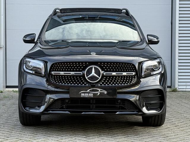 Mercedes-Benz GLB-Klasse 180 Business Solution AMG | Panoramadak | Multibeam | Memorystoelen