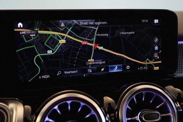 Mercedes-Benz GLB-Klasse 200 Luxury Line | NAVI | CAMERA + PDC | SCHUIF/KANTELDAK | ADAP CRUISE | AMBIENT-LIGHT |