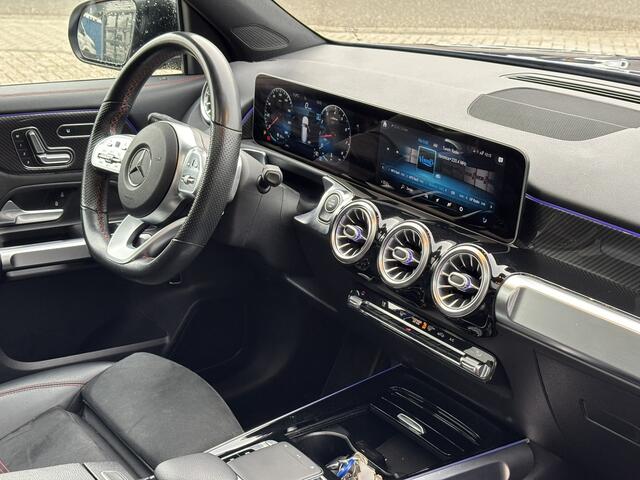 Mercedes-Benz GLB-Klasse 200 Premium Plus AMG / Stoelverwarming / Androidauto/Applecarplay / Schuifkanteldak / Camera / AMG /