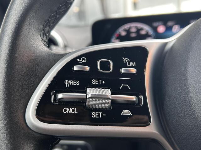 Mercedes-Benz GLB-Klasse 180 Luxury | Rijassistentie+ | Cruise Control | Stoelverwarming | Achteruitrijcamera