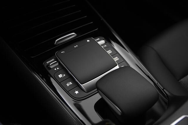 Mercedes-Benz GLB-Klasse 200 Business Solution *1ste Eigenaar*Leer*Navigatie*Stoelverwarming*Camera*