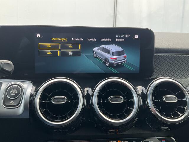 Mercedes-Benz GLB-Klasse 7-Pers 180 AMG Line 7-Pers Pano Trekhaak Stoelverw Led NL-Auto |AMG!|
