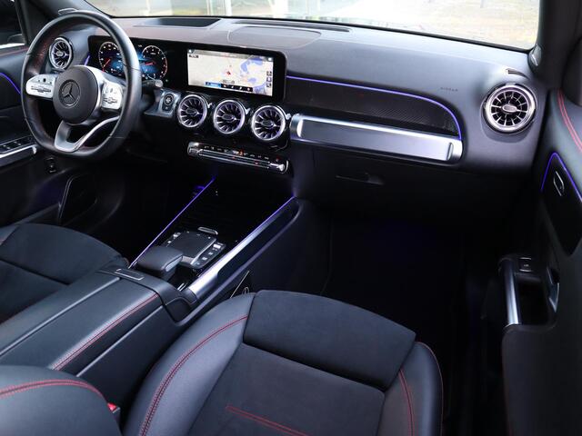 Mercedes-Benz GLB-Klasse 200 AMG line | Panoramadak | Dodehoekassistent | Navigatie | Trekhaak | Camera | Automaat
