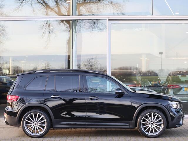 Mercedes-Benz GLB-Klasse 200 AMG line | Panoramadak | Dodehoekassistent | Navigatie | Trekhaak | Camera | Automaat