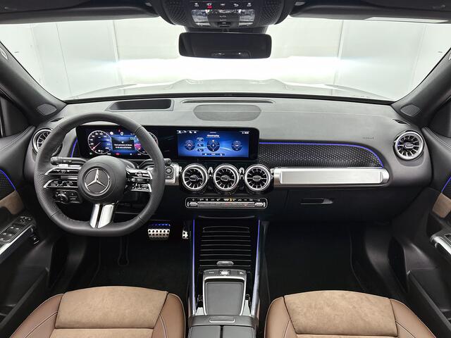 Mercedes-Benz GLB-Klasse 200 Business Solution AMG 7p. | Premium Plus | Winterpakket | Trekhaak | Head-up display | 360°-camera | Panoramaschuifdak | Derde zitrij | Sierdelen in Star Pattern | GUARD 360 ° Vehicle protection Plus |