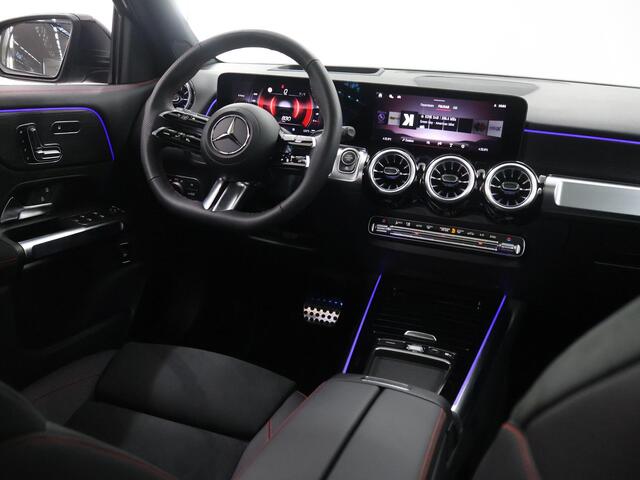 Mercedes-Benz GLB-Klasse 180 Business Solution AMG | Premium Plus | Panoramaschuifdak | Trekhaak | Winterpakket |