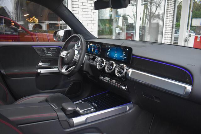 Mercedes-Benz GLB-Klasse 200 AMG-Line Trekhaak Pano Sfeer Elektr. Stoelen