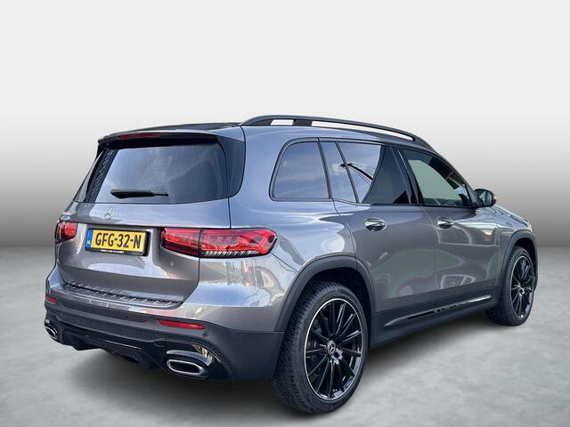 Mercedes-Benz GLB-Klasse 180 AMG Line 7p. | Panoramadak | Trekhaak | Rijassistentie