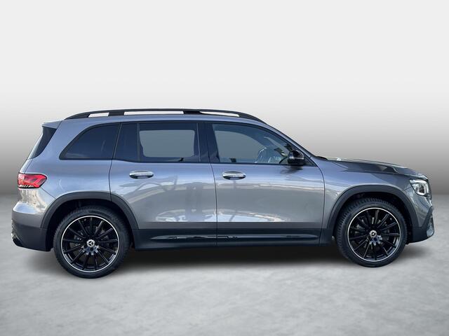 Mercedes-Benz GLB-Klasse 180 AMG Line 7p. | Panoramadak | Trekhaak | Rijassistentie