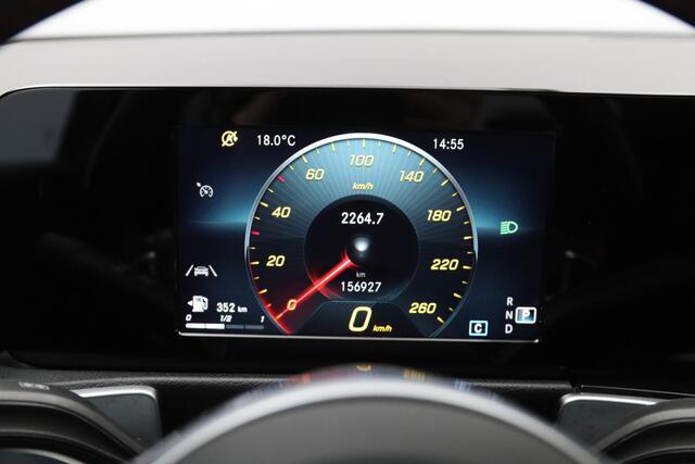 Mercedes-Benz GLB-Klasse 200 Automaat AMG Line, Panoramadak, Trekhaak, Stoelverwarming