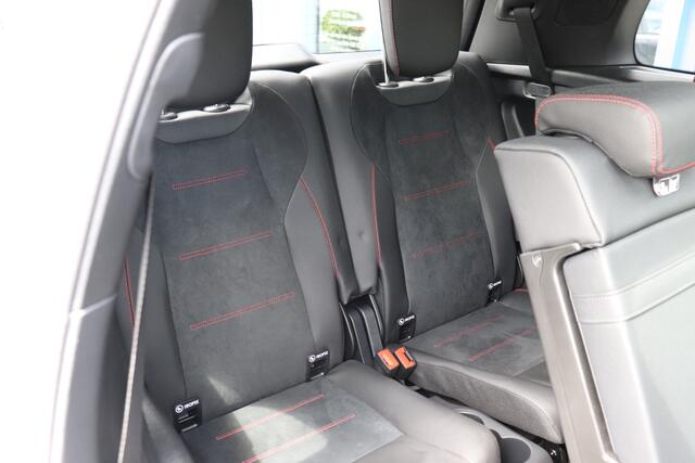 Mercedes-Benz GLB-Klasse 200 AMG | 7 P. | Adapt. Cruise Control | El. Pano | MBUX | Memory Pakket | Winter Pakket | Ambiente | Elektr. Klep | Spiegel Pakket | Inparkeer Pakket | Meer Foto's Volgen! Fabrieksgarantie tot 24-01-2029!
