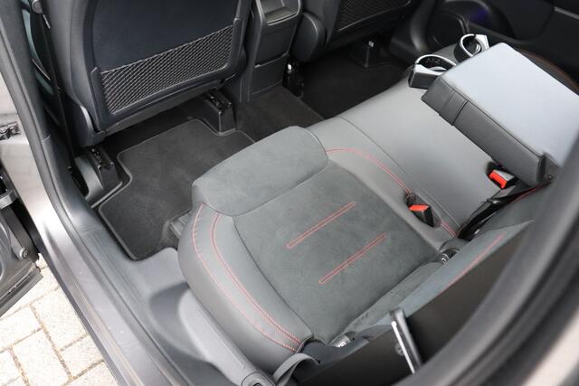 Mercedes-Benz GLB-Klasse 200 AMG | 7 P. | Adapt. Cruise Control | El. Pano | MBUX | Memory Pakket | Winter Pakket | Ambiente | Elektr. Klep | Spiegel Pakket | Inparkeer Pakket | Meer Foto's Volgen! Fabrieksgarantie tot 24-01-2029!