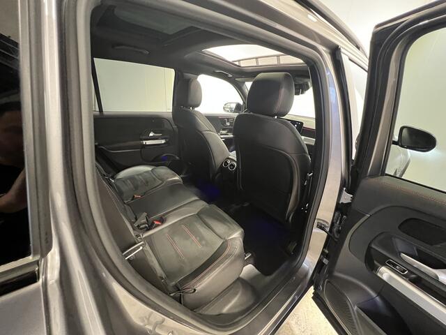 Mercedes-Benz GLB-Klasse 200 Business Solution AMG 7p. | Navigatie/Android/Apple Carplay | LM Velgen 19" | Elektrisch Glazen Panoramadak | Voorstoelen Verwarmd | Cruise Control | Airco |