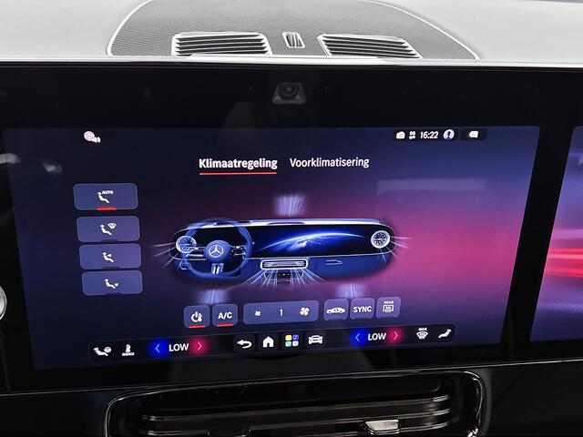 Mercedes-Benz GLB-Klasse 250+ Business Solution AMG 7p. 85.5 kWh | Premium Plus pakket | Winterpakket | Nightpakket | Trekhaak | Vast panoramadak | GUARD 360° | Warmtewerend, donkergetint glas | Burmester® 3D surround sound system |