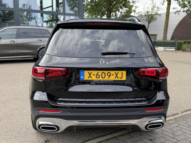 Mercedes-Benz GLB-Klasse 200 Business Solution AMG PANORAMADAK | SFEERVERLICHTING | ELEKTRISCHE TREKHAAK | CAMERA | STOELVERWARMING | MERCEDES-DEALER ONDERHOUDEN | MERCEDES GARANTIE T/M 05-2028