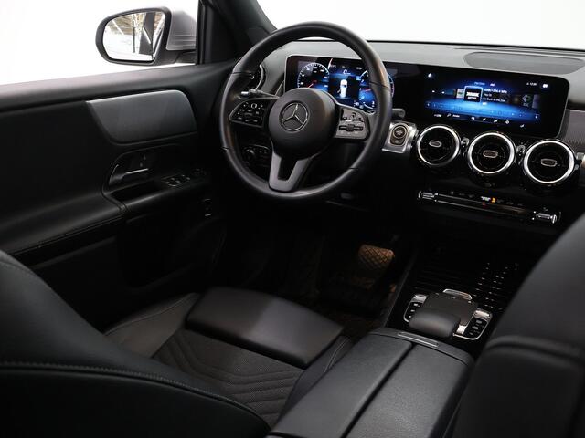 Mercedes-Benz GLB-Klasse 200 Advantage | Widescreen | Style pakket | Achteruitrijcamera | Getint glas |