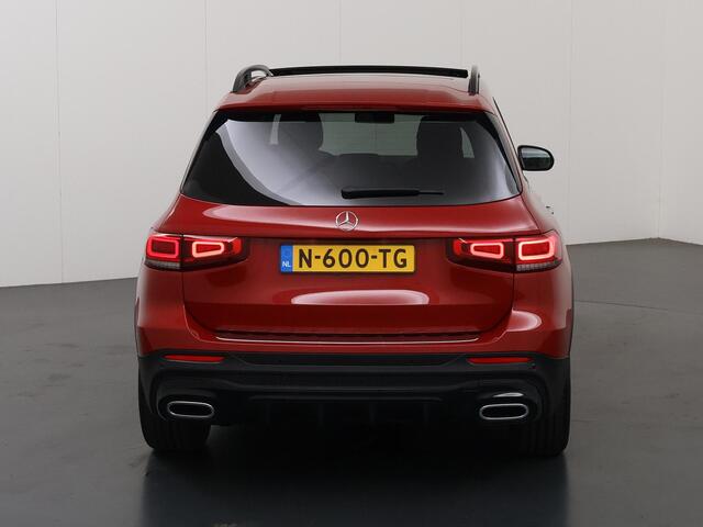 Mercedes-Benz GLB-Klasse 200 Business Solution AMG | Night | Panoramadak | Memory | Widescreen | Multibeam |