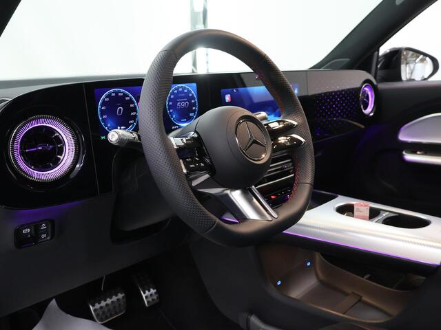 Mercedes-Benz GLB-Klasse 250+ Business Solution AMG 85.5 kWh | Panoramadak | Stoelverwarming | LED koplampen | AMG-Line | Sportstoelen | Trekhaak |