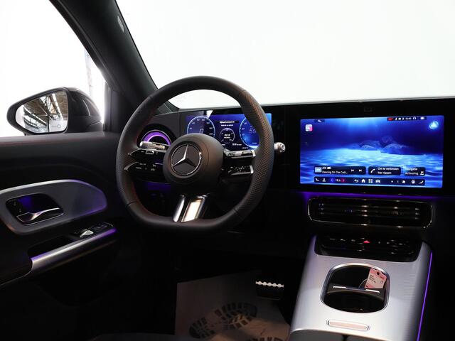 Mercedes-Benz GLB-Klasse 250+ Business Solution AMG 85.5 kWh | Panoramadak | Stoelverwarming | LED koplampen | AMG-Line | Sportstoelen | Trekhaak |