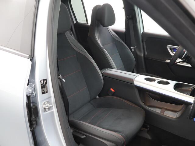 Mercedes-Benz GLB-Klasse 250+ Business Solution AMG 85.5 kWh | Panoramadak | Stoelverwarming | LED koplampen | AMG-Line | Sportstoelen | Trekhaak |