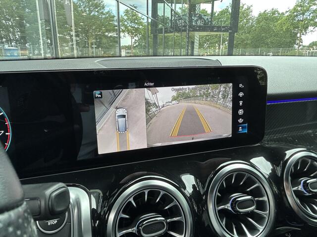 Mercedes-Benz GLB-Klasse 200 AMG // Trekhaak // 360 Camera // Nightpakket // Carplay // Augmented Reality // 19" AMG Velgen
