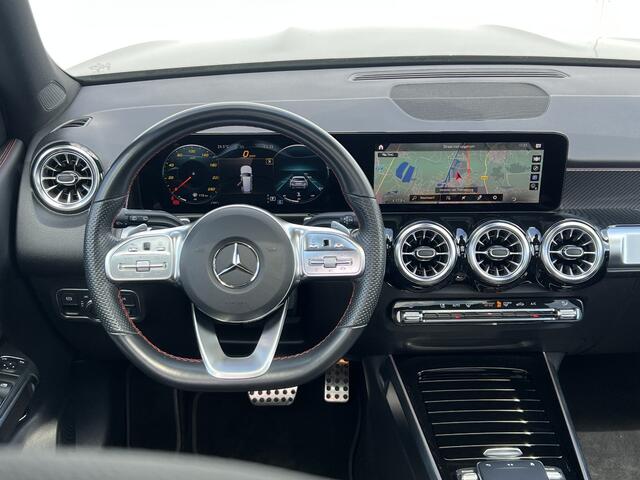 Mercedes-Benz GLB-Klasse 200 AMG-Line | Trekhaak | Pano | Night Pakket | Widescreen | Sfeerverlichting