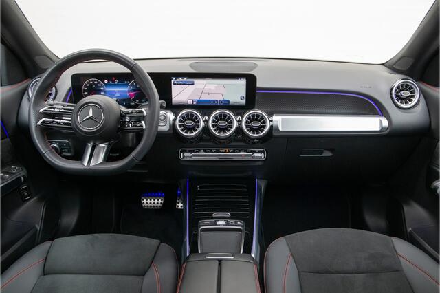 Mercedes-Benz GLB-Klasse 180 AMG Premium, Panorama, Nightpakket, 7 persoons, Sfeerverlichting, 7p