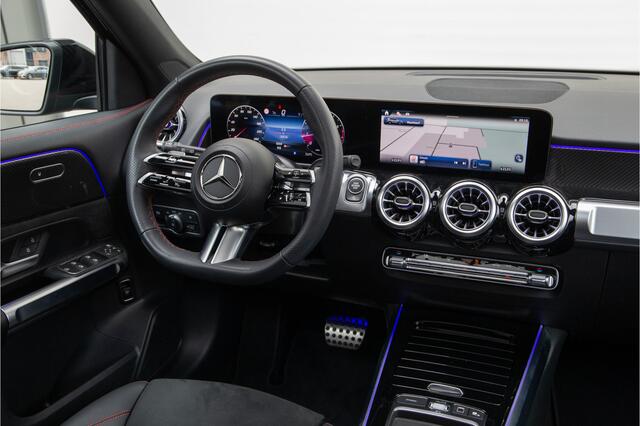 Mercedes-Benz GLB-Klasse 180 AMG Premium, Panorama, Nightpakket, 7 persoons, Sfeerverlichting, 7p