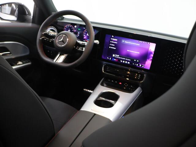 Mercedes-Benz GLB-Klasse 250+ Business Solution AMG 85.5 kWh | Panoramadak | Stoelverwarming | LED koplampen | Spiegelpakket | Achteruitrijcamera |