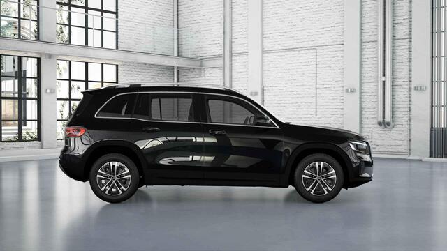 Mercedes-Benz GLB-Klasse 180 Star Edition | MBUX | Distronic | Apple carplay | Stoelverwarming | Parkeercamera |