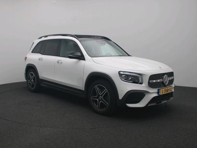 Mercedes-Benz GLB-Klasse 200 Business Solution AMG Premium Plus | Trekhaak | AMG Line | Night Pakket | Distronic | Panorama Schuifkanteldak | Parkeerpakket met achteruitrijcamera. Inclusief 24 maanden Mercedes-Benz Certified garantie voor Europa.