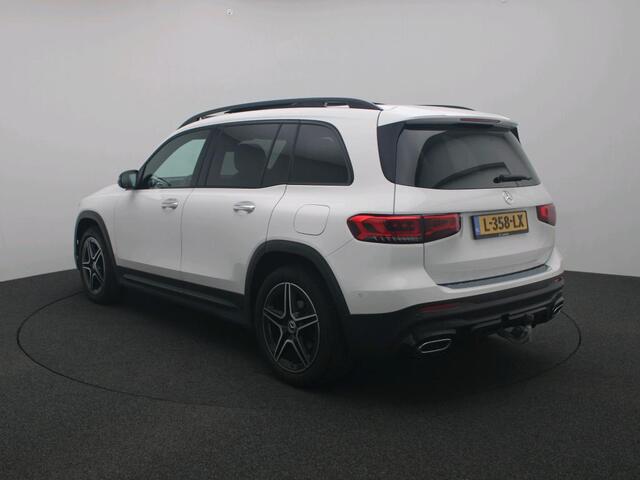 Mercedes-Benz GLB-Klasse 200 Business Solution AMG Premium Plus | Trekhaak | AMG Line | Night Pakket | Distronic | Panorama Schuifkanteldak | Parkeerpakket met achteruitrijcamera. Inclusief 24 maanden Mercedes-Benz Certified garantie voor Europa.