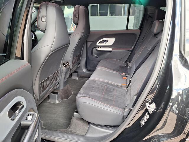 Mercedes-Benz GLB-Klasse 250+ Business Solution AMG 85.5 kWh | Premium Pakket | Night Pakket | Panoramadak | MBUX Superscreen | Adaptieve Cruise Control | Dodehoekassistent | Verkeersbordenassistent | Adaptieve Grootlichtassistent | AC Laadsysteem tot 22 kW | Elektrisch Verstelba