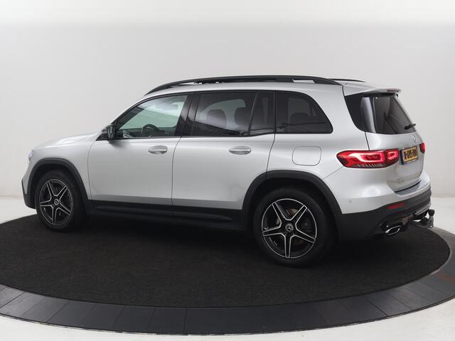 Mercedes-Benz GLB-Klasse 200 Business Solution AMG 7p. | Panoramadak | Elec. Trekhaak | Half Leder | Memory | Sfeerverlichting | Stoelverwarming | Camera | Park assist |